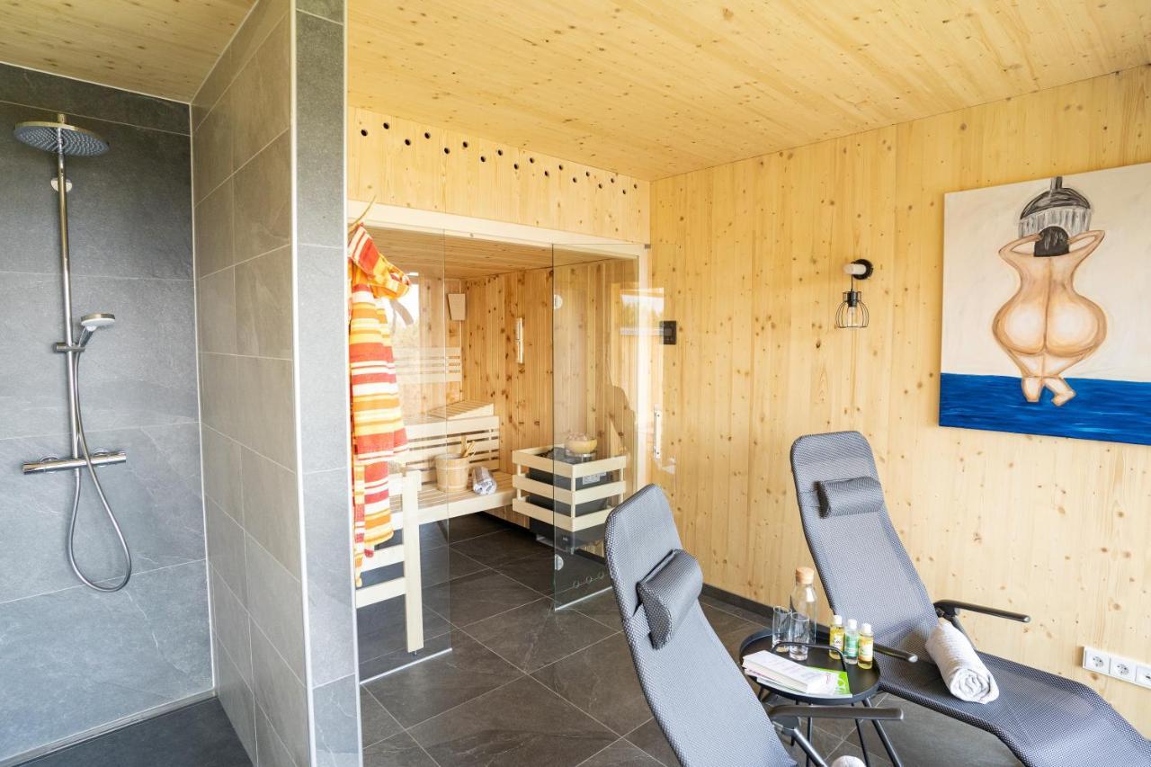 Holzhaus "Zum Schwarz'N" Apartment Aurach am Hongar Bagian luar foto