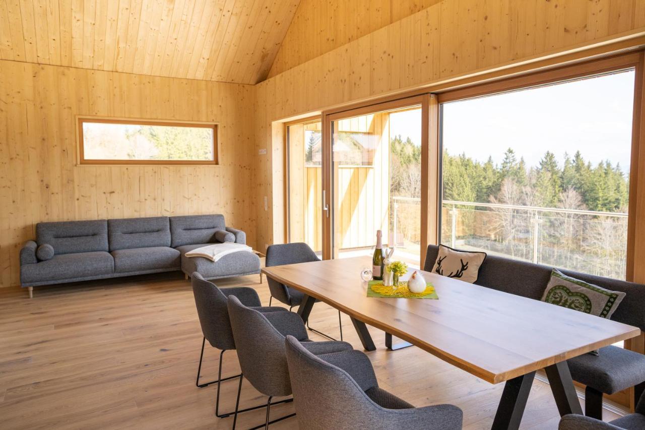 Holzhaus "Zum Schwarz'N" Apartment Aurach am Hongar Bagian luar foto