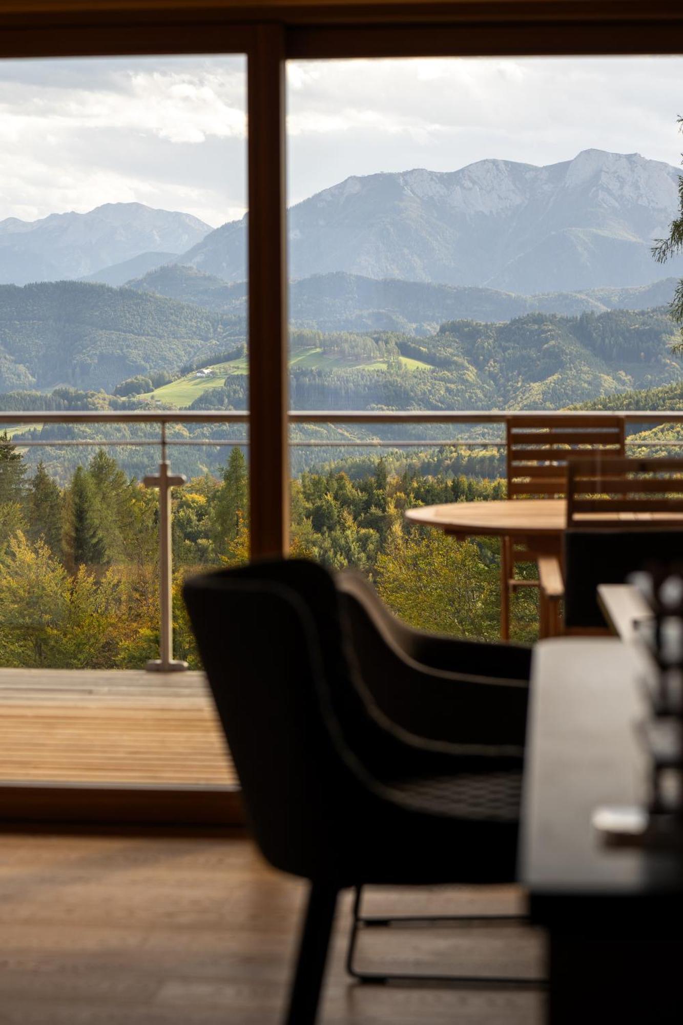 Holzhaus "Zum Schwarz'N" Apartment Aurach am Hongar Bagian luar foto