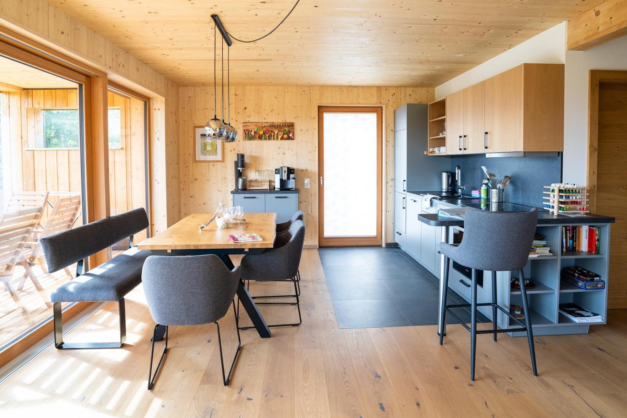 Holzhaus "Zum Schwarz'N" Apartment Aurach am Hongar Bagian luar foto