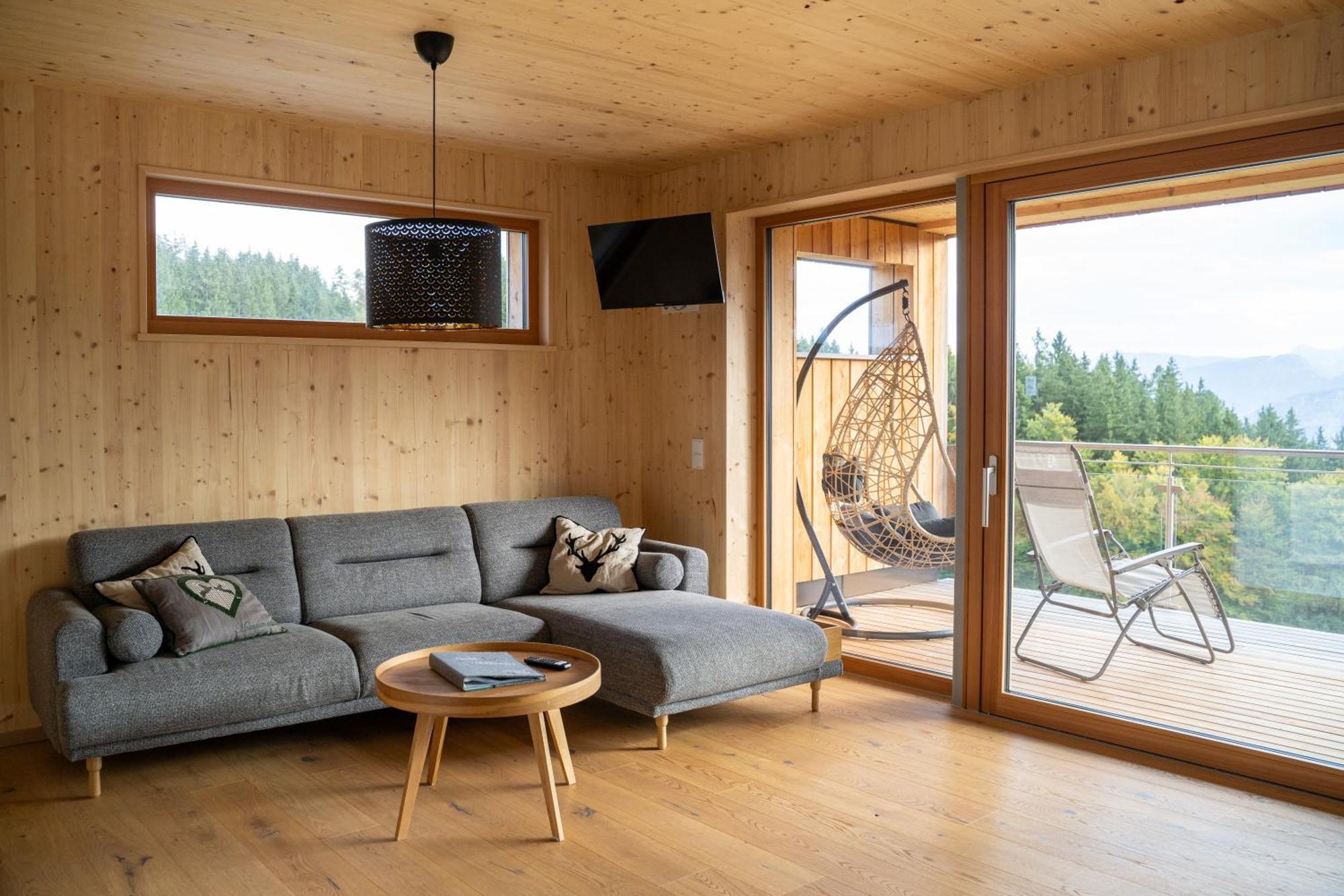 Holzhaus "Zum Schwarz'N" Apartment Aurach am Hongar Bagian luar foto