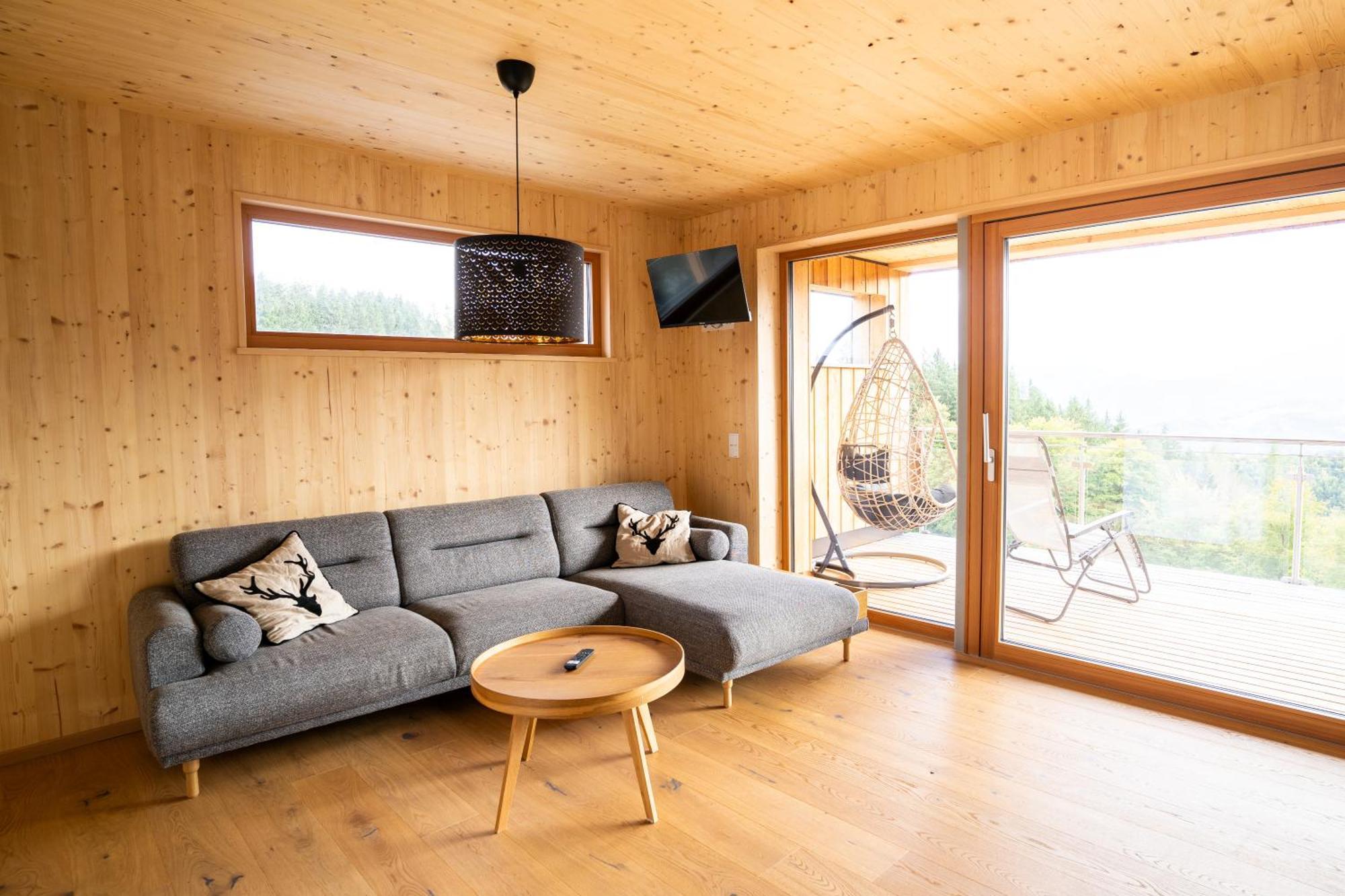 Holzhaus "Zum Schwarz'N" Apartment Aurach am Hongar Bagian luar foto