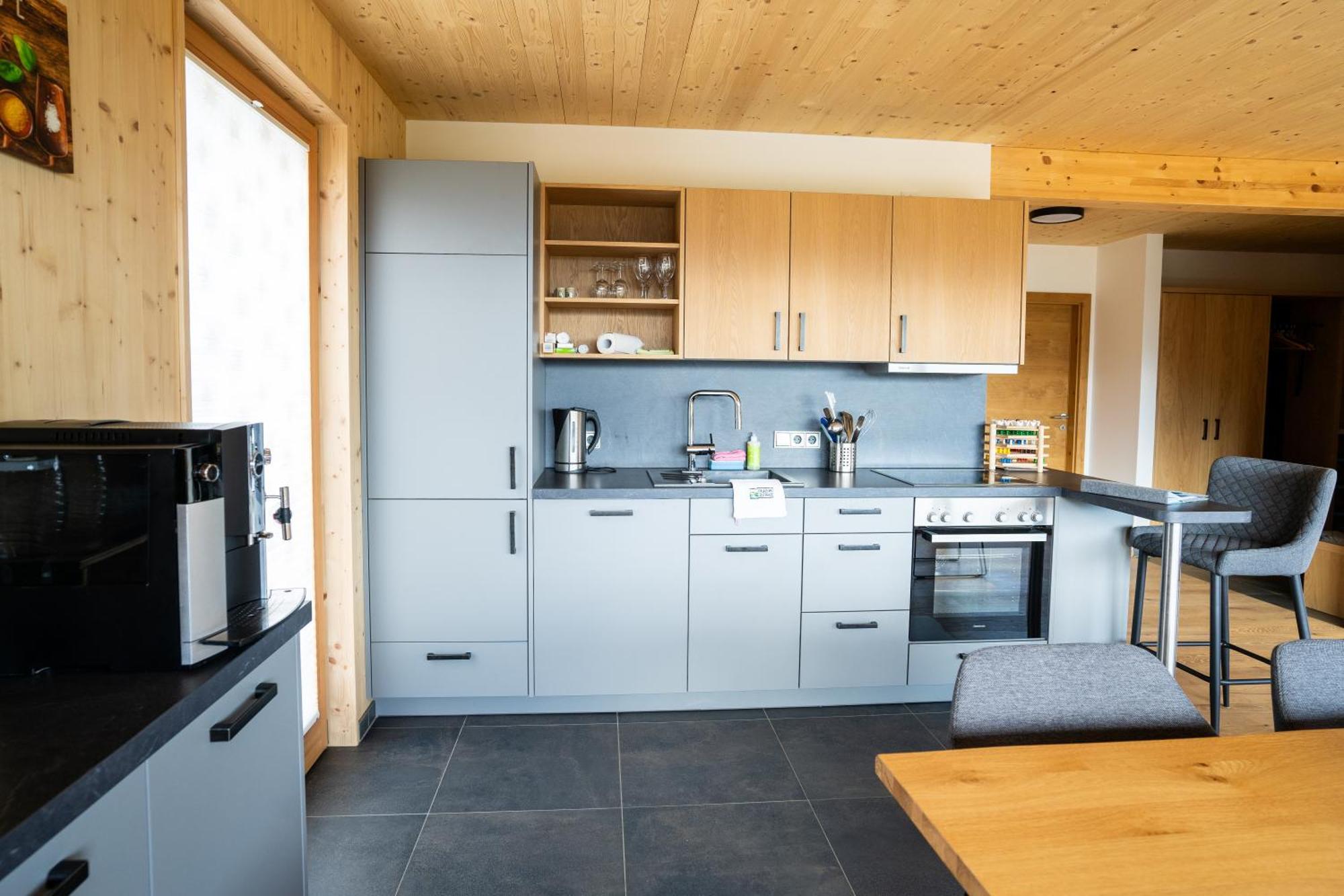 Holzhaus "Zum Schwarz'N" Apartment Aurach am Hongar Bagian luar foto